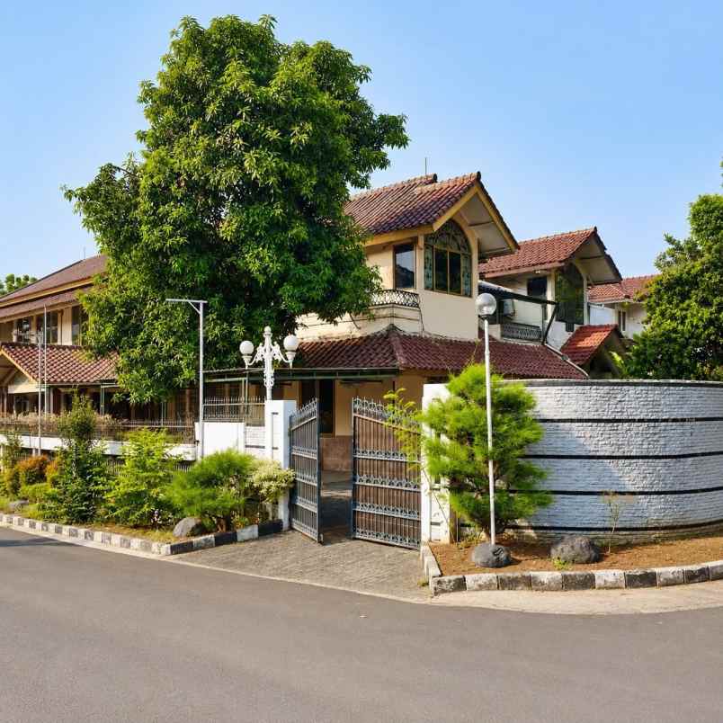 dijual rumah lebak bulus cilandak