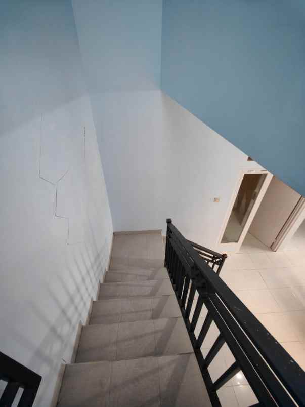 dijual rumah lokasi di perumahan sulfat malang