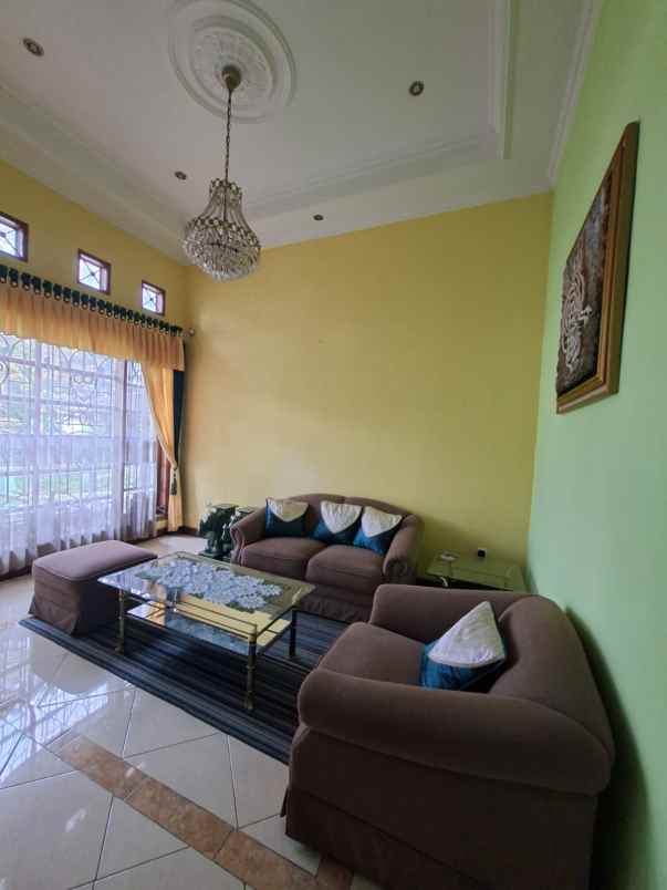 dijual rumah lokasi dieng malang