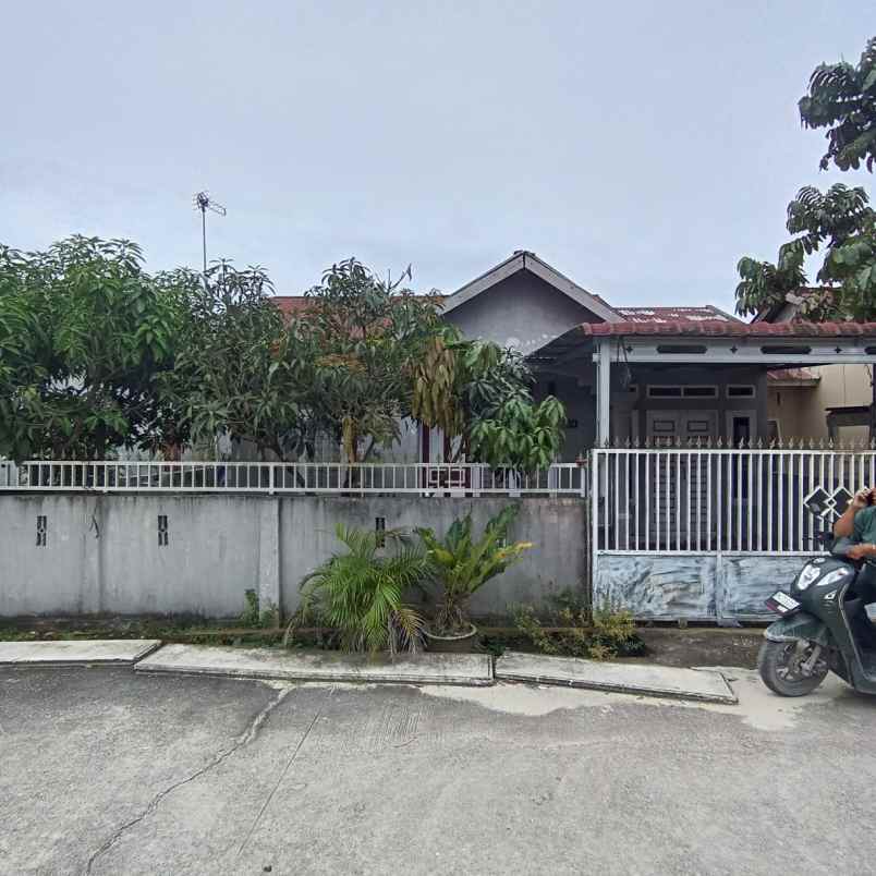 dijual rumah lokasi jln payung sekaki kubang