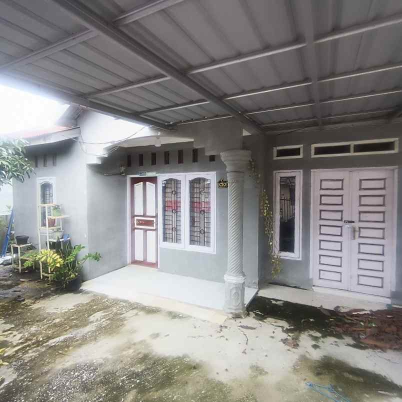 dijual rumah lokasi jln payung sekaki kubang