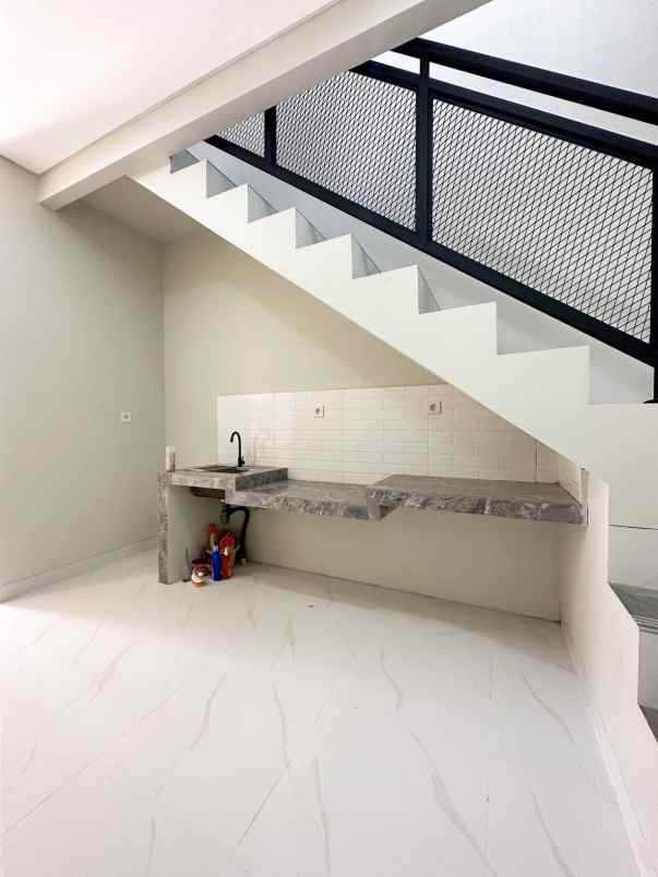 dijual rumah lubang buaya jaktim