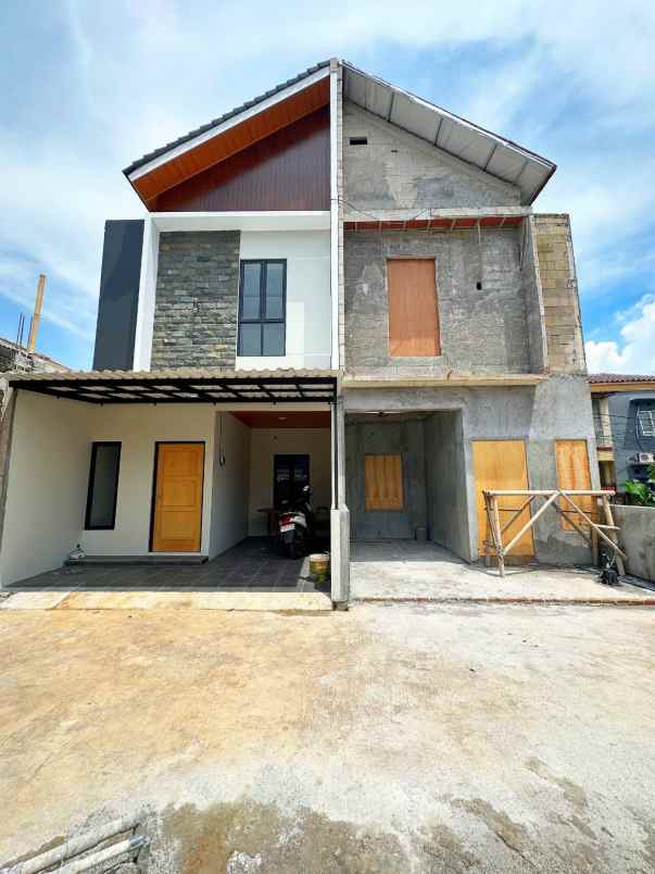 dijual rumah lubang buaya jaktim
