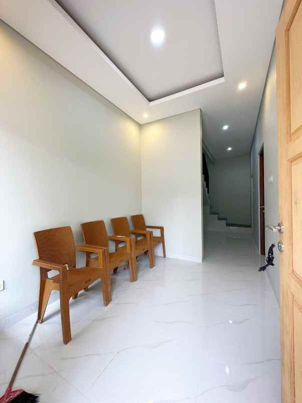 dijual rumah lubang buaya jaktim