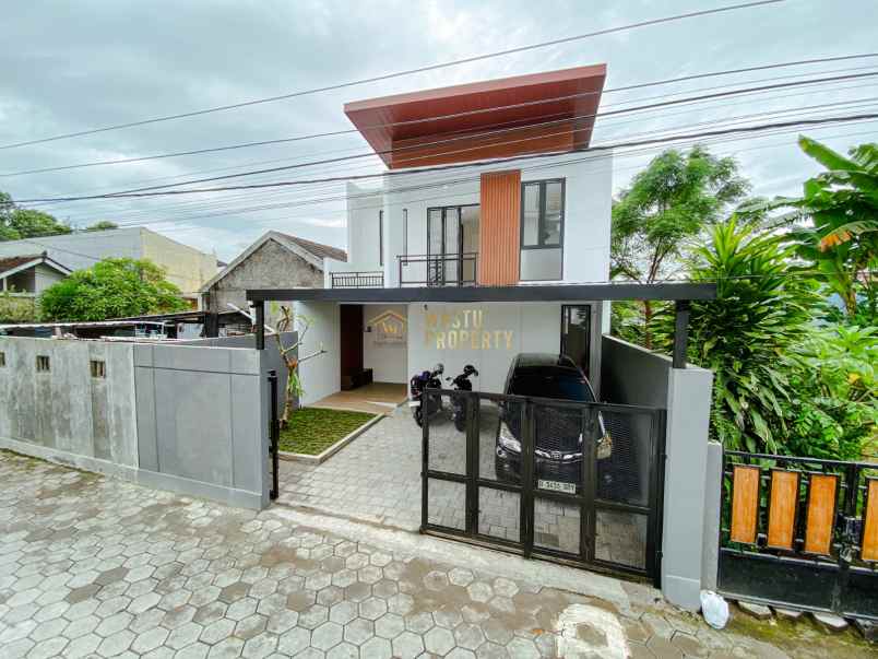 dijual rumah maguwoharjo depok sleman