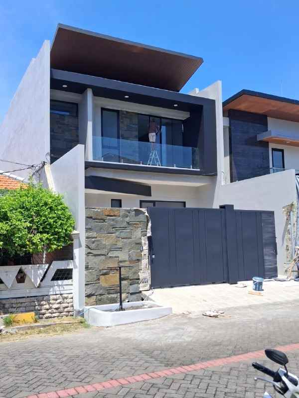 dijual rumah manyar jaya
