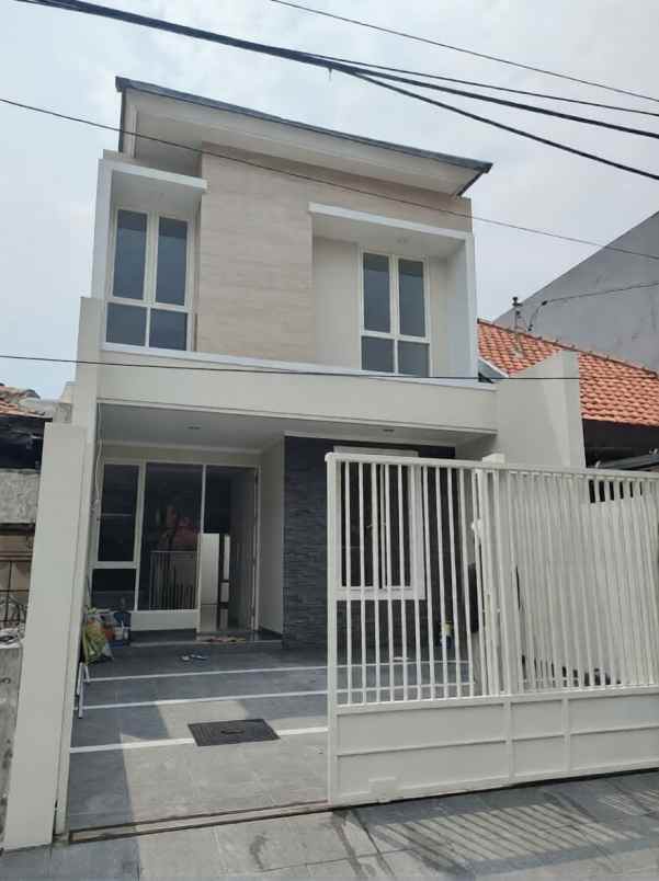 dijual rumah manyar tirtoasri