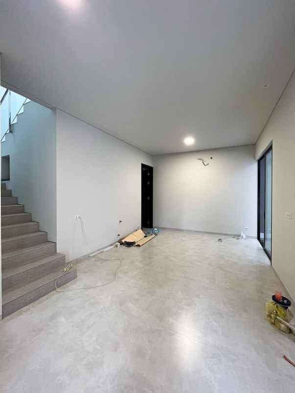 dijual rumah manyar tirtoasri