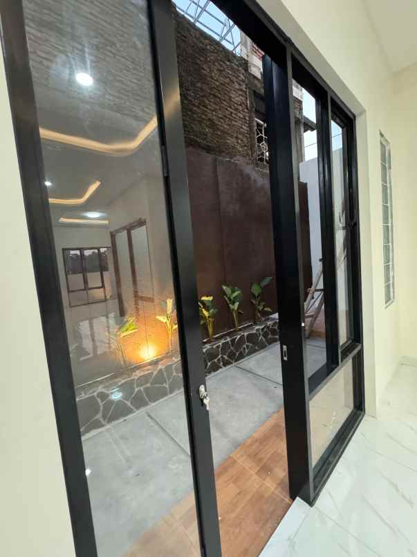 dijual rumah manyaran