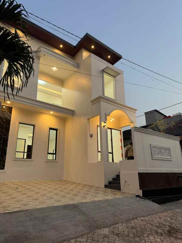 dijual rumah manyaran