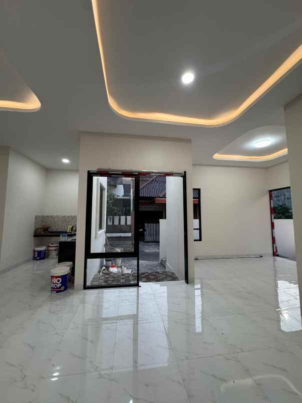 dijual rumah manyaran