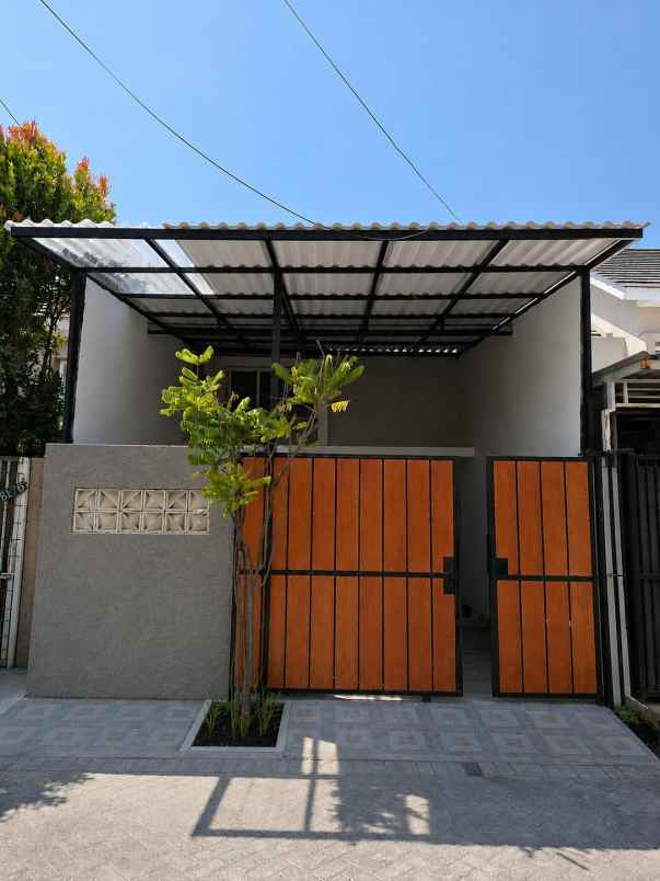 dijual rumah medayu utara