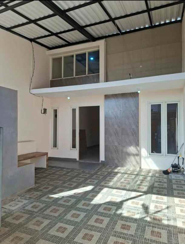 dijual rumah medayu utara