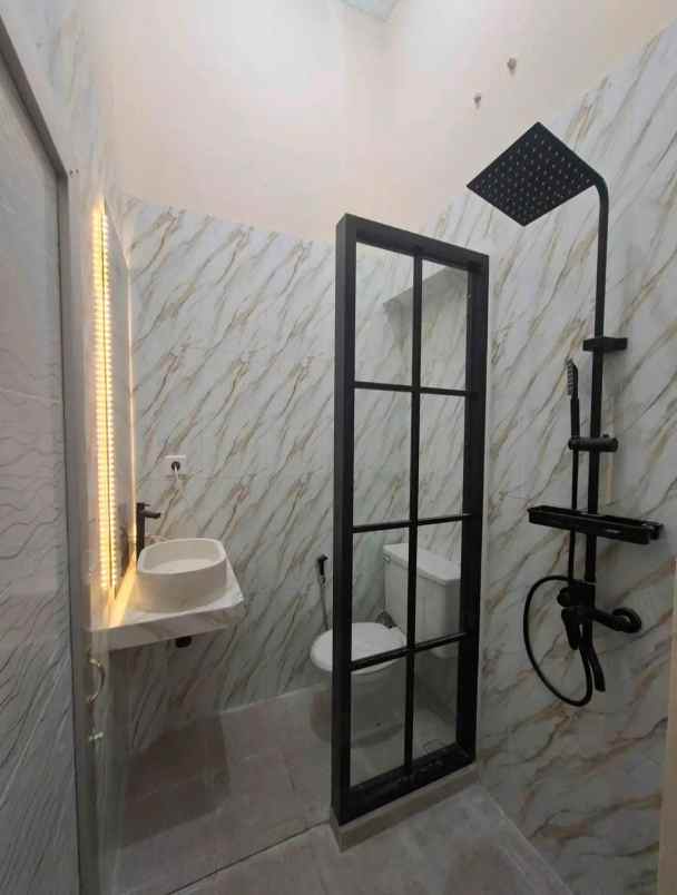 dijual rumah medayu utara