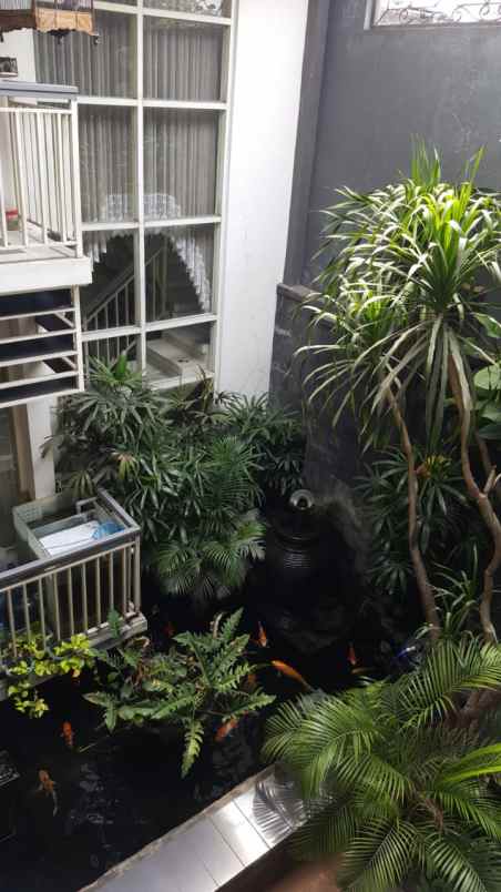 dijual rumah menanggal