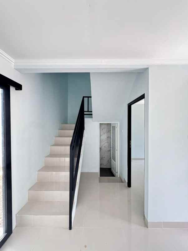 dijual rumah meruyung