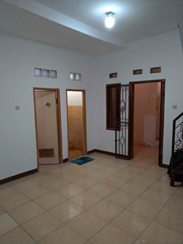 dijual rumah modern minimalis di cisaranten