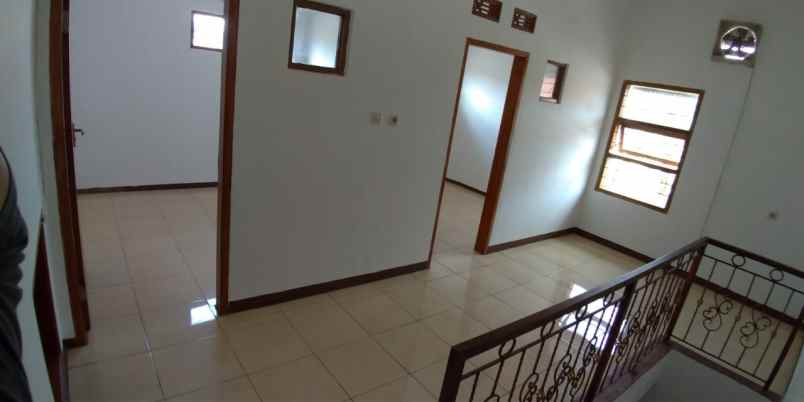 dijual rumah modern minimalis di cisaranten