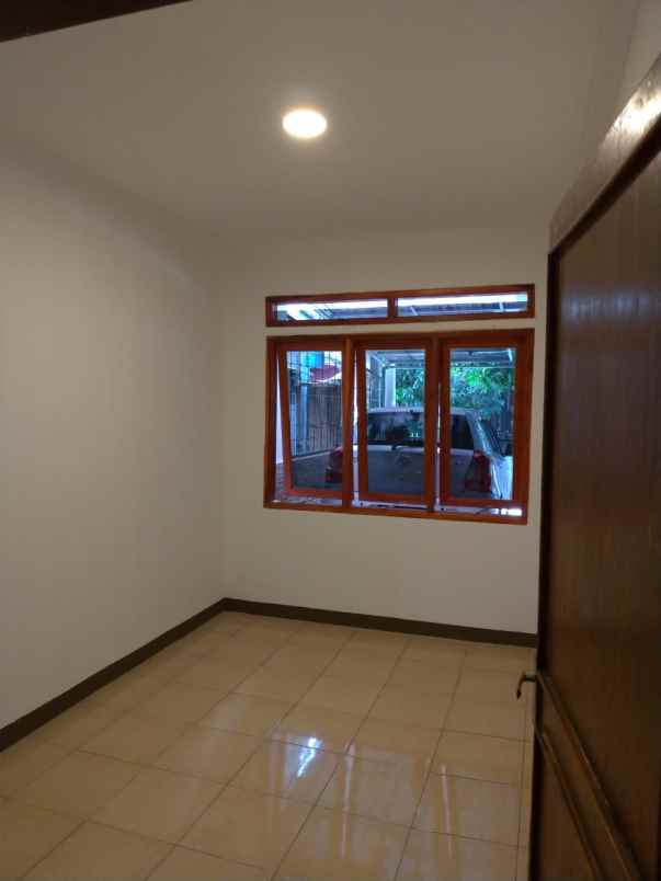 dijual rumah modern minimalis di cisaranten