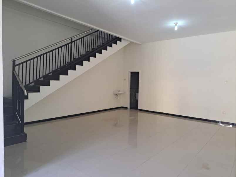 dijual rumah mulyosari bpd