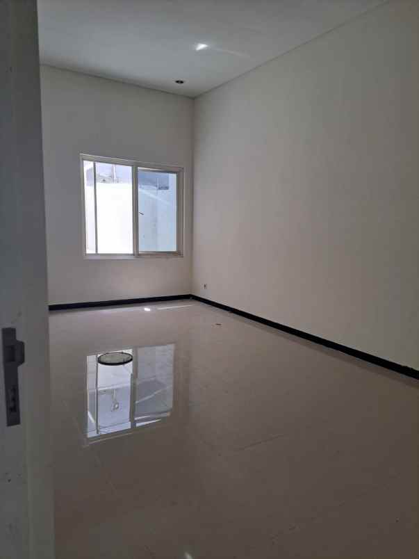 dijual rumah mulyosari bpd