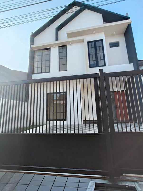 dijual rumah mulyosari utara