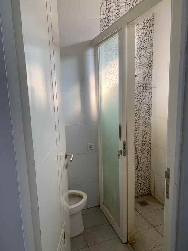 dijual rumah natura residences