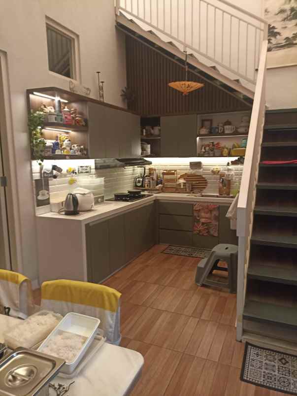 dijual rumah nirwana eksekutif