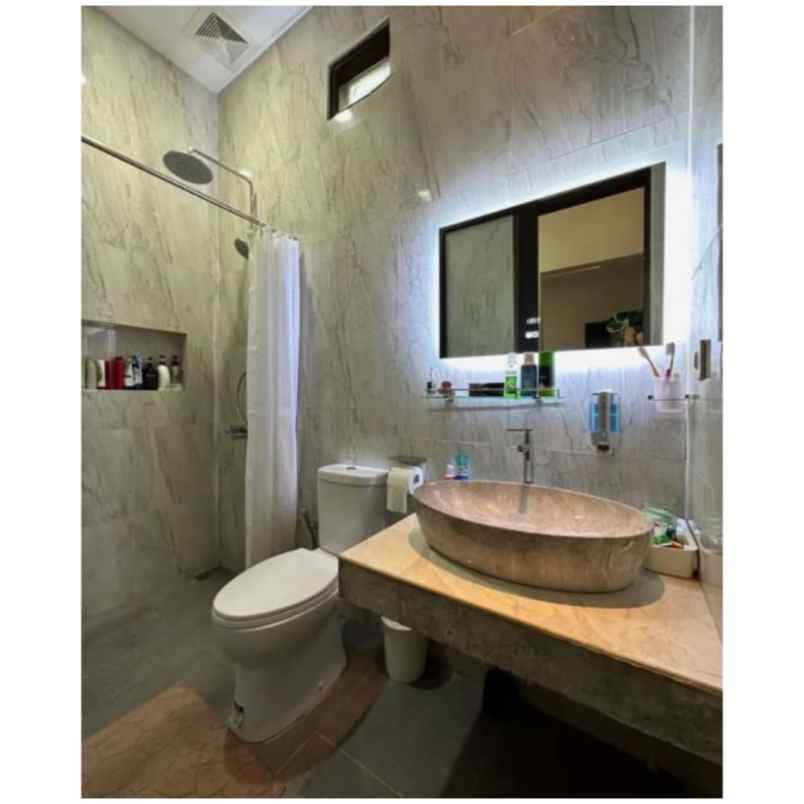 dijual rumah nr residence jl sembakung