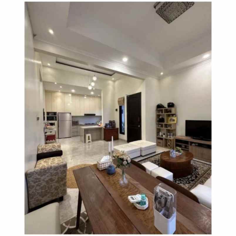 dijual rumah nr residence jl sembakung