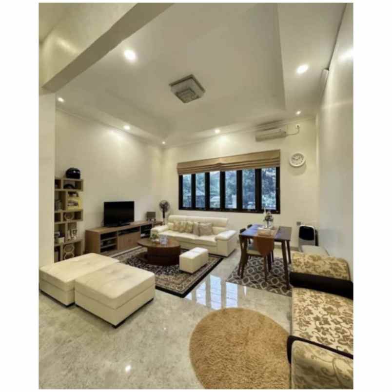 dijual rumah nr residence jl sembakung