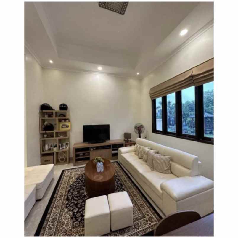 dijual rumah nr residence jl sembakung