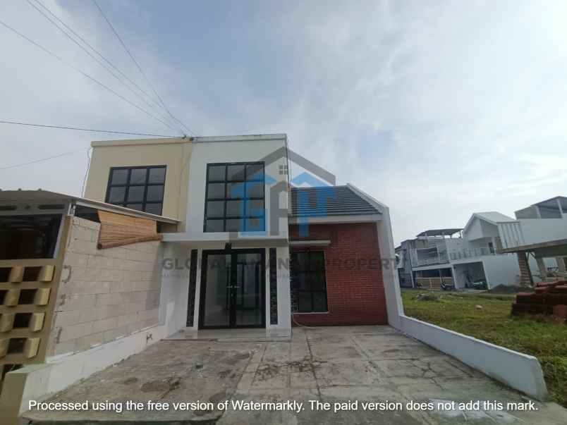 dijual rumah padasuka