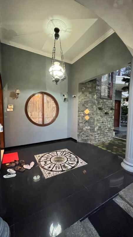 dijual rumah pakis