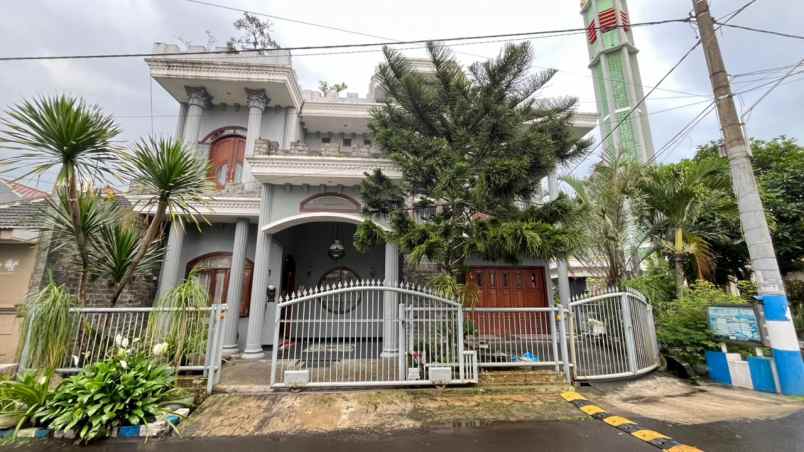 dijual rumah pakis
