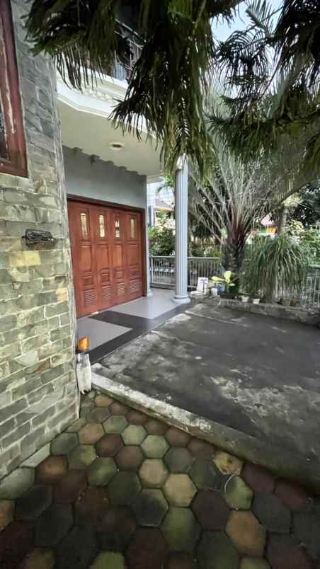 dijual rumah pakis