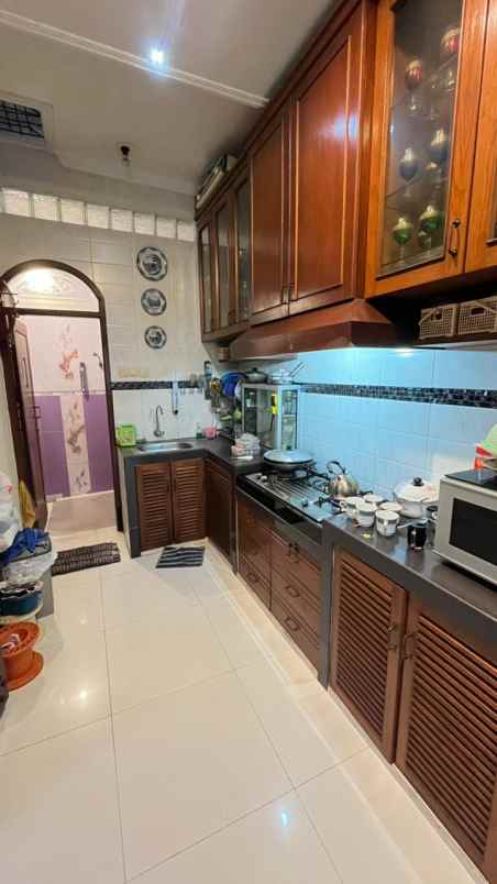 dijual rumah pakis