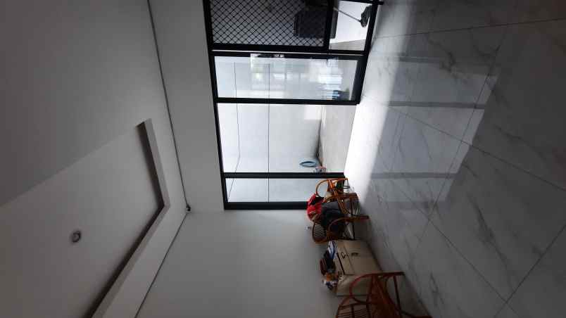 dijual rumah pakuwon city