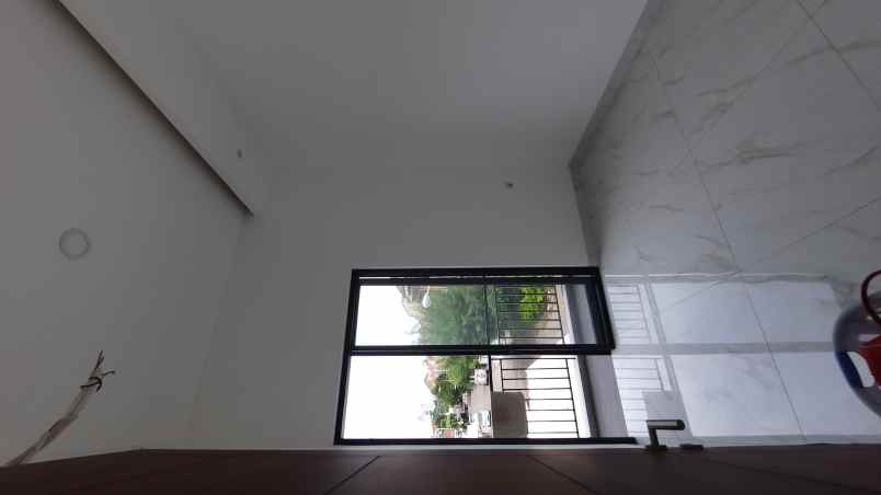 dijual rumah pakuwon city