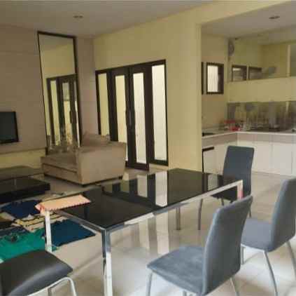 dijual rumah pakuwon indah the mansion