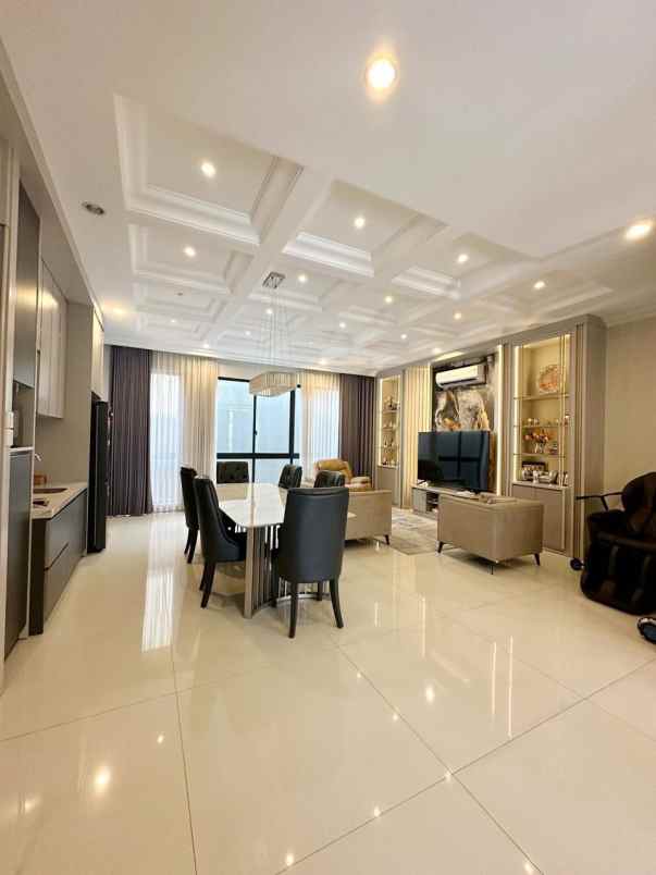 dijual rumah pakuwon indah the mansion