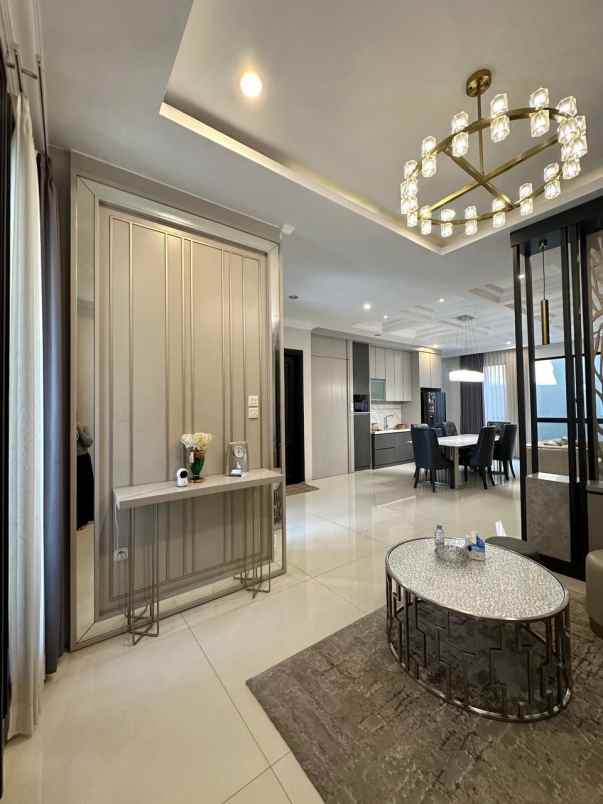 dijual rumah pakuwon indah the mansion