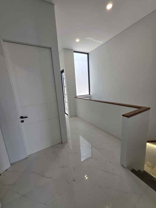 dijual rumah pandugo timur