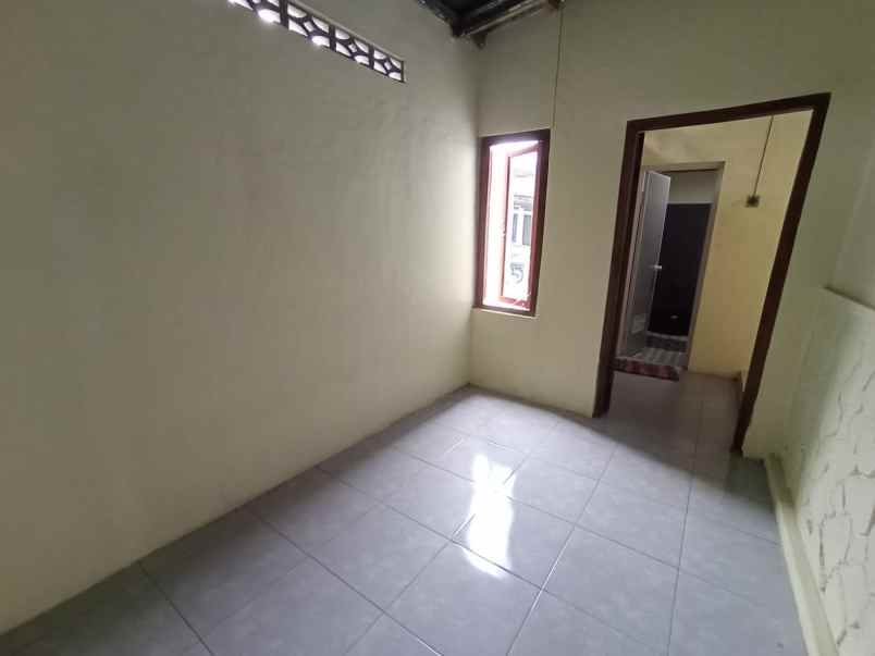 dijual rumah pasar godean