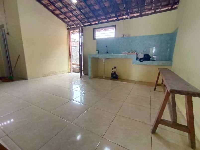dijual rumah pasar godean