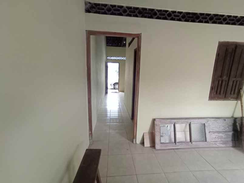 dijual rumah pasar godean