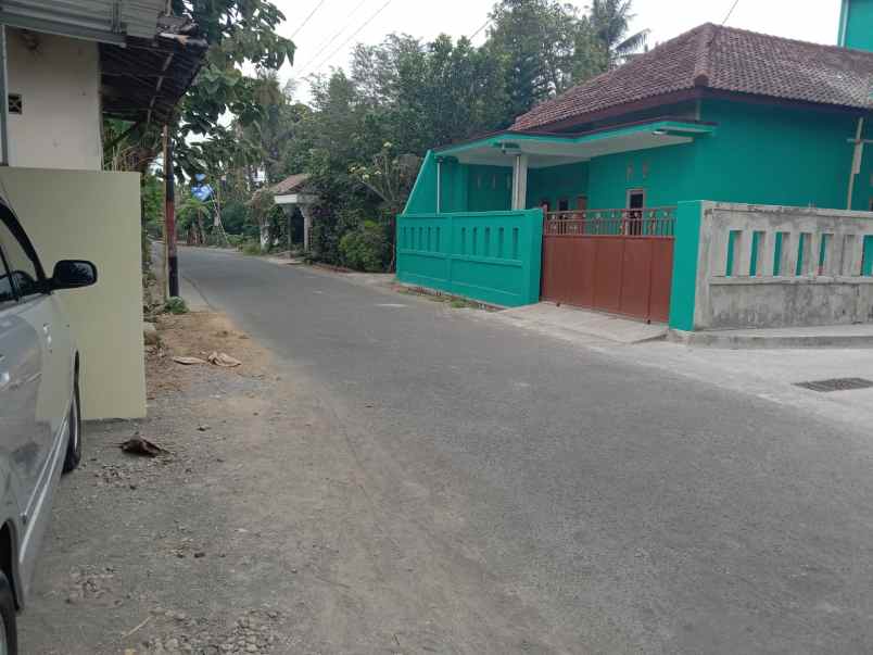 dijual rumah pasar godean