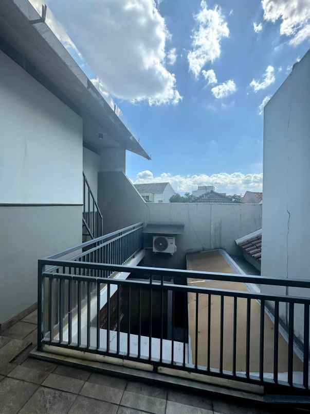 dijual rumah pbi araya kota malang