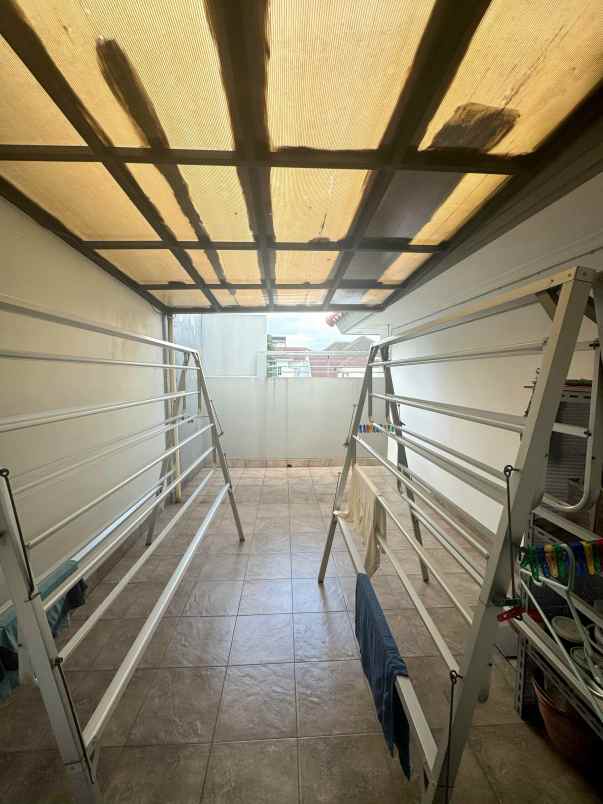 dijual rumah pbi araya kota malang