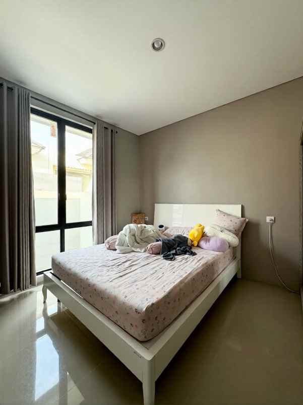 dijual rumah pelican hill citraland